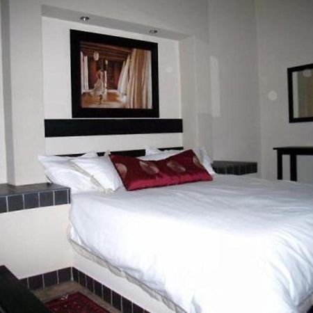 Hadassa Guest House Otjiwarongo Exterior photo