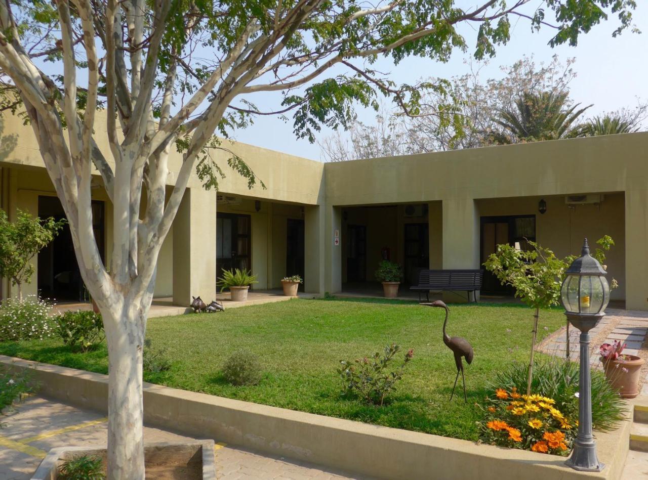 Hadassa Guest House Otjiwarongo Exterior photo